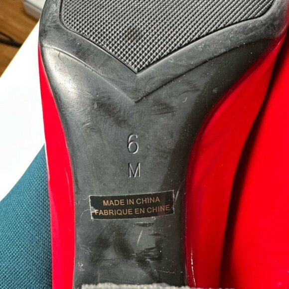 VANELi Red Patent Leather Pointed Toe Block Heels Size 6 - Picture 9 of 10